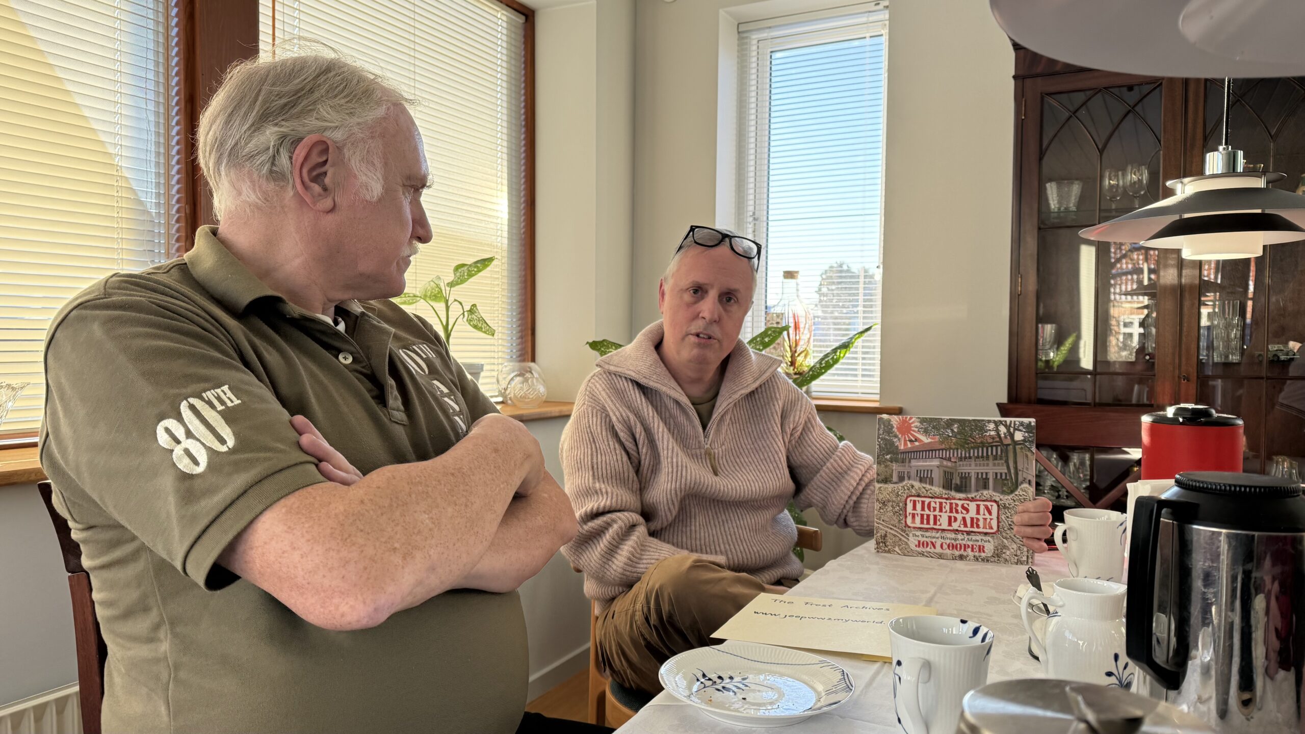 Bøger,kaffe og kage.